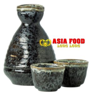 Sake-Set aus Keramik, 1 Karaffe, 2 Becher/ Jade-Tempel- China